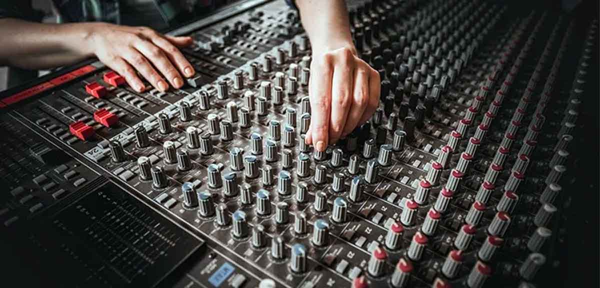 Sound Engineering: ਸਾਊਂਡ ਇੰਜੀਨੀਅਰਿੰਗ’ਚ ਬਣਾਓ ਸ਼ਾਨਦਾਰ ਕਰੀਅਰ 1 Sound Engineering 1